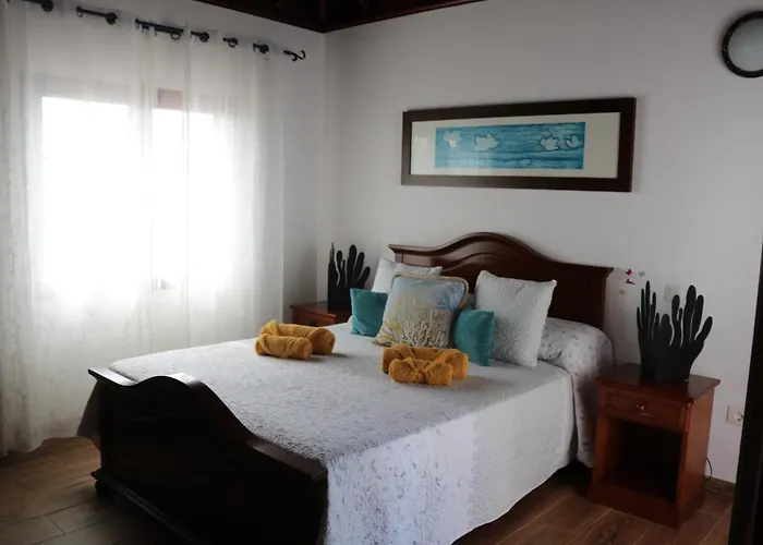 Casona El Faro De Macher